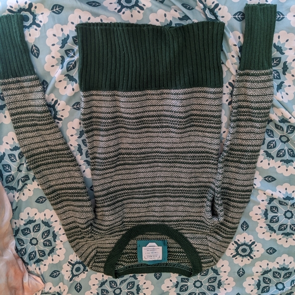 XS Old Navy Green + White Striped Sweater - Picture 1 of 4